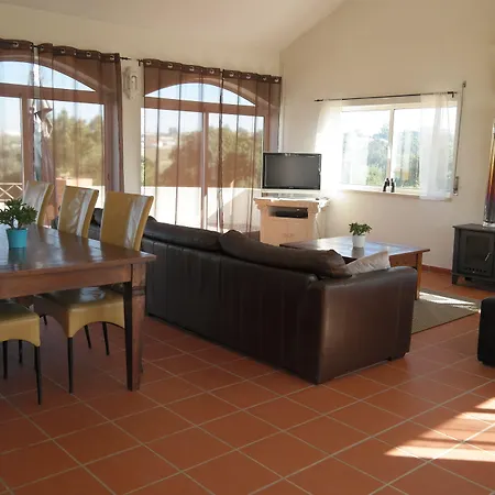 Jema-holidays Alojamento de Acomodação e Pequeno-almoço Usseira